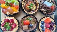 Variannya beragam dan bisa dipilih sesuai selera. Ada fruit tart, choco truffle, banana toffee, strawberry, green grape, choco haze, apple crumble, blueberry, raspberry, dan mix berry.