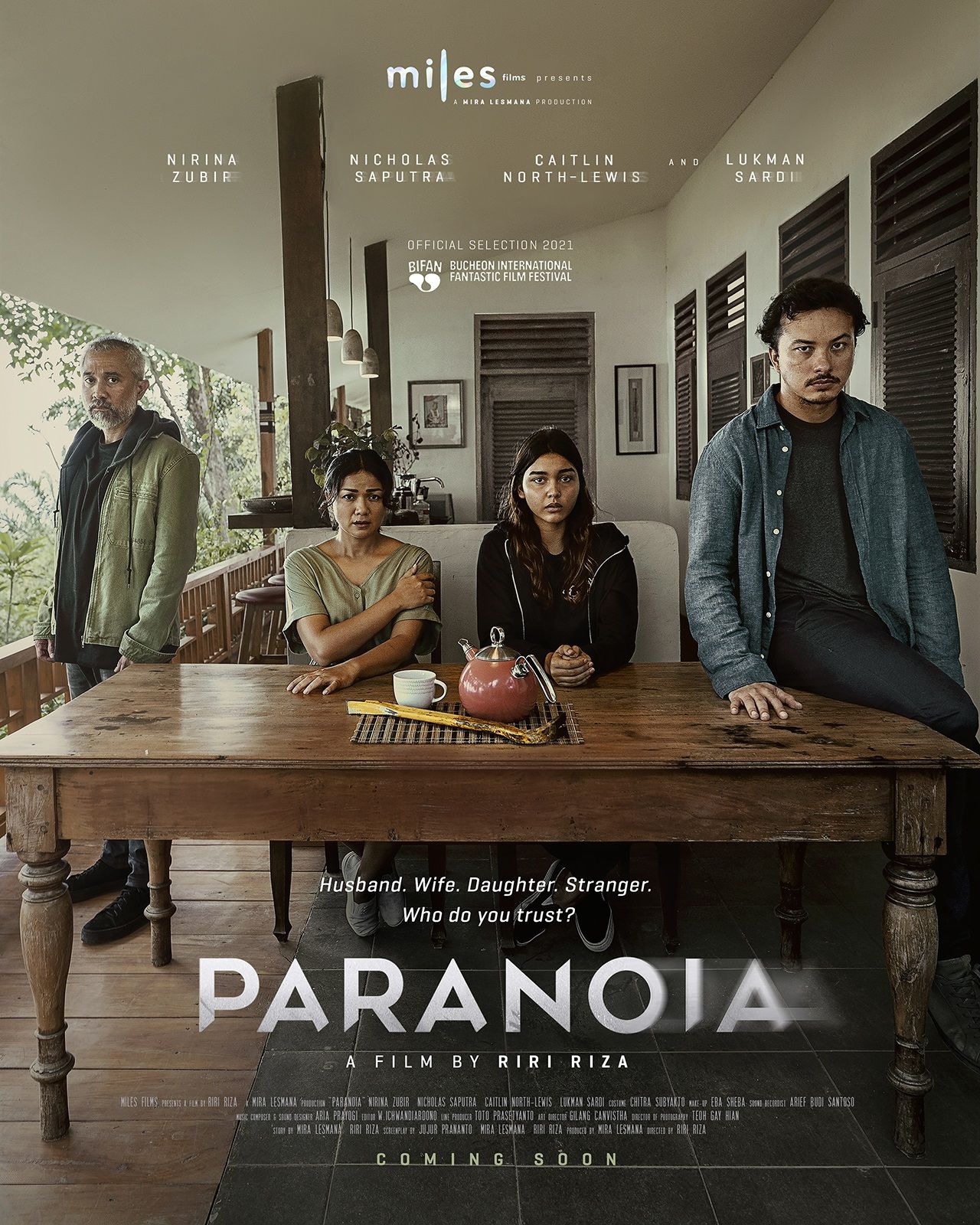 Film Paranoia disutradarai Riri Riza dan diproduseri Mira Lesmana.