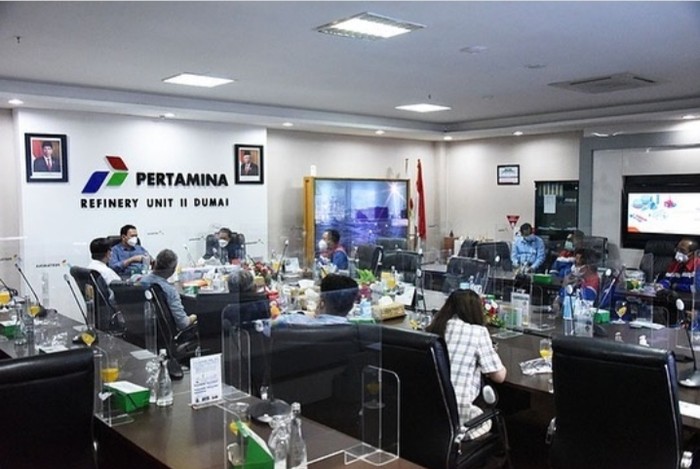 Gaya Ahok Saat Kunjungi Blok Rokan Gaya Ahok Saat Kunjungi Blok Rokan