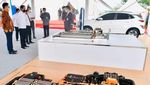 Gaya Jokowi Resmikan Pabrik Baterai Mobil Listrik Pertama di ASEAN