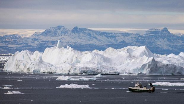 Icebergs are seen at the Disko Bay close to Ilulisat, Greenland, September 14, 2021. REUTERS/Hannibal Hanschke