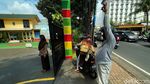 Antisipasi Kerumunan, Orangtua Jemput Anaknya di Luar Sekolah