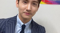 Changmin merupakan member dari boy group TVXQ. Changmin diketahui memiliki IQ 150. Ia juga kuliah di universitas top di Asia yaitu Kyunghee University dengan jurusan postmodern music. (Foto: Instagram Changmin TVXQ)