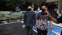 Dengan begitu, Jonathan Frizzy serius melaporkan Dhena Devanka. Foto: Palevi/detikcom