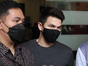 Dituding Selingkuhi Istri Orang, Jonathan Frizzy: Kapan Saya Selingkuh, Dhena?