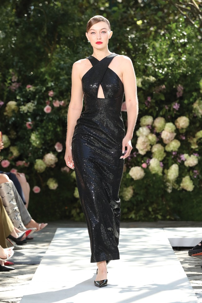 Fashion show koleksi Michael Kors Spring/Summer 2021 di di New York Fashion Week 2021. Foto: Dok. Courtesy of Michael Kors.