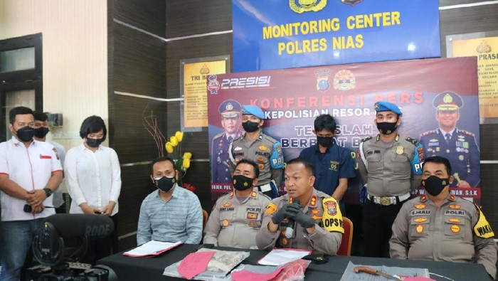 Konferensi pers di Polres Nias (dok. Polisi)