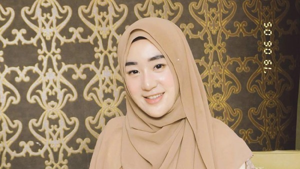 Larissa Chou - Alvin Faiz dan 6 Artis Ini Ribut Soal Anak Setelah Cerai