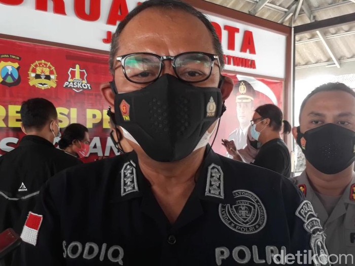 Labfor Polda Jatim memastikan, ledakan keras yang menewaskan dua orang di Pasuruan dari aktivitas pembuatan bondet atau bom ikan. Saat kejadian, pelaku sedang membuat detonator bom ikan.