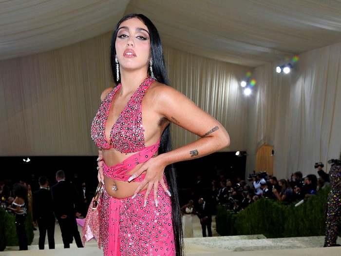 lourdes leon NEW YORK, NEW YORK - SEPTEMBER 13: Lourdes Leon attends The 2021 Met Gala Celebrating In America: A Lexicon Of Fashion at Metropolitan Museum of Art on September 13, 2021 in New York City. (Photo by Dimitrios Kambouris/Getty Images for The Met Museum/Vogue )