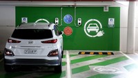 Pabrik sel baterai mobil listrik tersebut dibangun juga di Karawang, Jawa barat, dengan nilai investasi 1,1 miliar dolar AS. Getty Images/Brendon Thorne