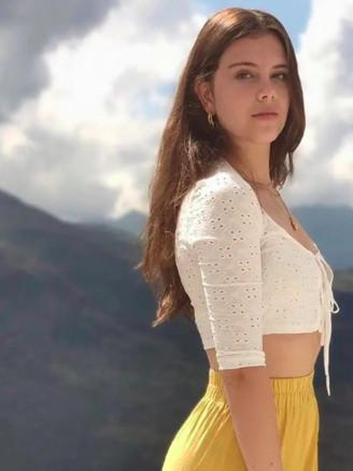 Manuella Aziza, cantik banget