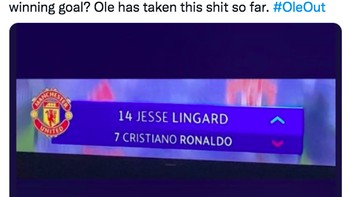 Ole Gunnar Solskjaer pun dikritik karena malah menggantikan Ronaldo dengan Lingard di saat MU butuh gol. Foto: Twitter