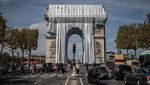 Kala Monumen Ikonik Paris Diselimuti Kain Perak
