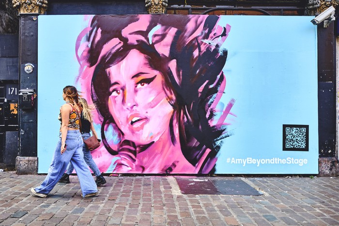 Mural Amy Winehouse di Camden High Street, London