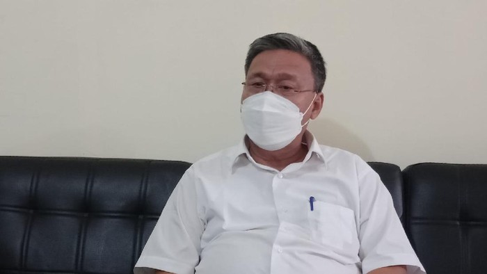 Kepala Sekolah SMKN 5 Kota Tangerang, Nurhali, saat berbincang perihal harta kekayannya yang mencapai Rp 1,6 triliun, Rabu (15/9/2021).