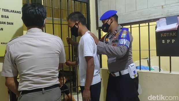 pencuri pakaian dalam di jember