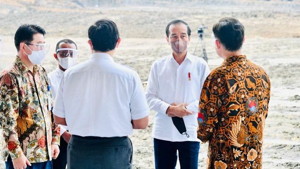 Presiden Jokowi resmikan pembangunan pabrik baterai kendaraan listrik pertama di Indonesia