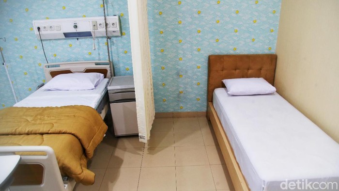Bed occupancy rate (BOR) atau keterisian tempat tidur isolasi COVID-19 nasional sudah menurun drastis hingga saat ini. Salah satunya di RS Hermina Sunter Agung.
