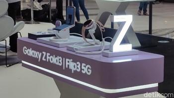 Selain itu bisa melihat aksesori Galaxy Z Fold 3 dan Flip 3. Foto: Adi Fida Rahman/detikINET