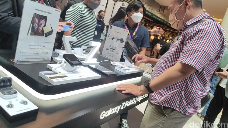 Samsung Galaxy Z Fold 3