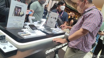 Seluruh varian Galaxy Z Fold 3 dan Flip 3. Foto: Adi Fida Rahman/detikINET