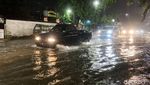 Potret Sejumlah Jalan di Surabaya Terendam Banjir Tadi Malam
