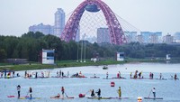 Olahraga SUP atau biasa dikenal dengan istilah paddling adalah cabang dari olahraga selancar air yang memadukan dua alat, yakni dayung (paddle) dan papan selancar (board).  