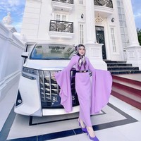 Setelah lulus sekolah, Shella merantau dari kampungnya di Aceh Tengah ke Banda Aceh. Saat itu Shella sudah menikah dan tinggal bersama suami serta buah hatinya. Shella membangun usaha kecil-kecilan tanpa modal. Anakku waktu itu masih bayi dan kecil di sana lah saya merintis usaha kecil-kecilan tanpa modal. Disupport juga sama sahabat-sahabatku waktu itu. Pendapatan sehari Rp 20-30 ribu cukup-cukup untuk beli susu dan makan aja, kata Shella. Foto: Dok. Instagram @shellasaukiaofficial.