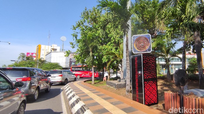 Viral kipas angin berbentuk kubus unik dan terpasang di dekat traffic light Jalan Pemuda, Kota Semarang, Rabu (15/9/2021).