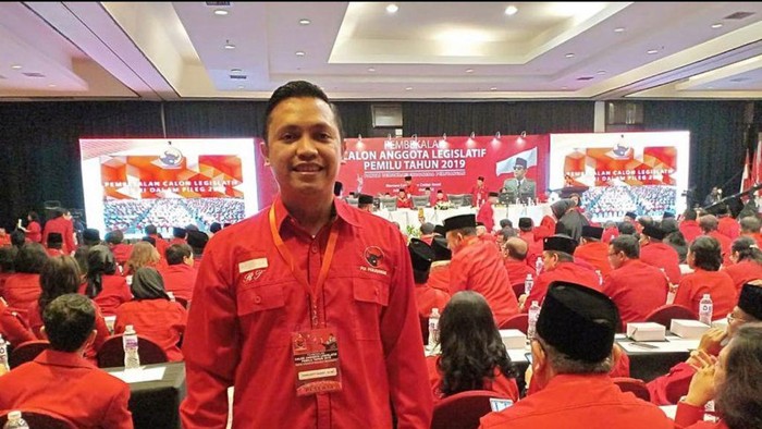 Wakil Ketua DPD PDI Perjuangan Ronny Talapessy akan melaporkan penyebar hoal Megawati Koma ke Polda Metro Jaya, Rabu (15/9/2021).