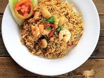 MBG Hari Ini Nasi Goreng Telur Ceplok, Bentuk Kejutan untuk Prabowo