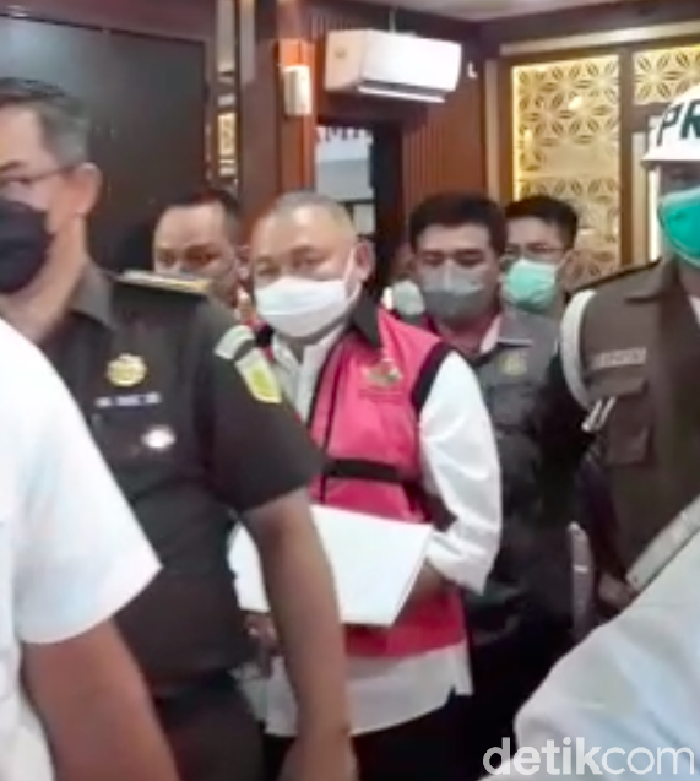 Alex Noerdin ditahan Kejagung Alex Noerdin ditahan Kejagung