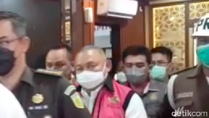 Alex Noerdin ditahan Kejagung Alex Noerdin ditahan Kejagung