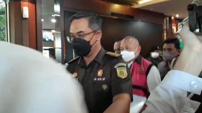 Alex Noerdin ditahan Kejagung (Yulida-detikcom) Alex Noerdin ditahan Kejagung (Yulida-detikcom)