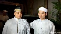 Pada momen itu, Alvin Faiz tak mau membahas soal masalah dirinya dengan alasan tak mau merusak momen bahagia sang sahabat, Natta Reza dan Wardah Maulina. Foto: Dinda Decemberia/detikHOT