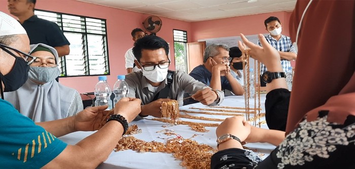 Barang bukti perampokan toko emas di Medan