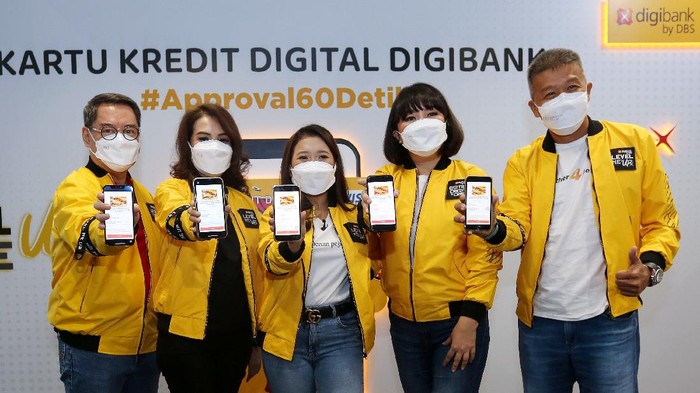 DBS meluncurkan kartu kredit digital yang terafiliasi dengan layanan aplikasi Digibank. Kini belanja online pun bisa lewat kartu kredit digital.