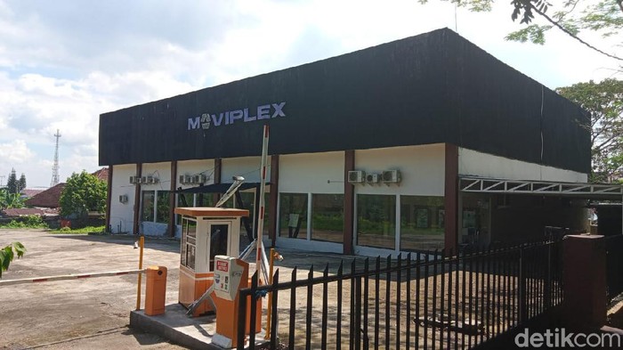 Bioskop di Sukabumi masih tutup.