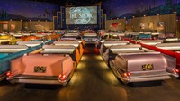 Konsepnya yang unik, membuat bioskop ini jadi salah satu bioskop yang kerap didatangi wisatawan saat plesiran ke Amerika Serikat. Dok. www.disneyworld.disney.go.com.
