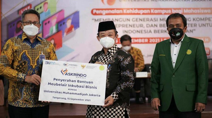 Universitas Muhammadiah Jakarta (UMJ) menerima bantuan meubelair set. Hal ini untuk mendukung proses perkulihana di kampus tersebut.