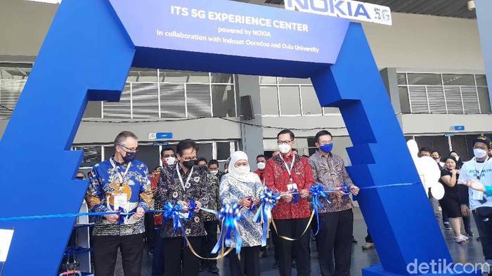 Di era yang terus berkembang, Institut Teknologi Sepuluh November (ITS) me-launching labolatorium dengan kekuatan 5G. Yaitu ITS 5G Experience Center yang akan dimanfaatkan untuk mengembangkan inovasi dan riset.