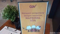 Kapasitas penonton juga dibatasi 50 persen.