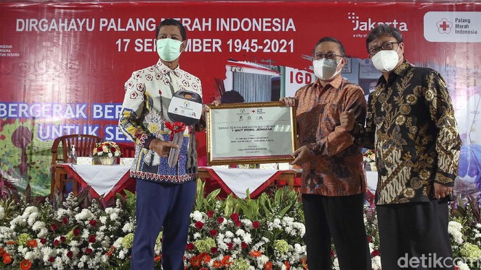 Jelang HUT ke-76 PMI Terima Banyak Donasi Jelang HUT ke-76, PMI mengundang para donatur yang telah memberikan donatur kepada PMI. Bantuan tersebut untuk membantu menanggulangi pandemi COVID-19.