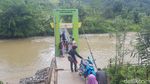 Magic! Jembatan Gantung Mamasa Sudah Bersalin Rupa