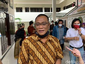 Jumhur Hidayat Harap Dituntut Ringan: Saya Tak Niat Bikin Onar Omnibus Law