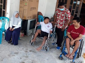 Kisah Gadis di Boyolali Rawat Ayah-Kakak Lumpuh Usai Ibu Wafat Kena Corona