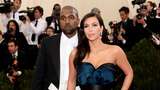 Kanye West Beberkan Alasan Beli Rumah di Seberang Rumah Kim Kardashian