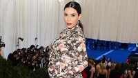 Bahkan saat hamil pun wanita dengan tinggi badan 158 cm itu masih memakai high heels karena merasa dirinya pendek. Getty Images/Larry Busacca