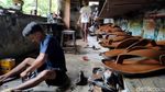 Kisah Perajin Sepatu dan Sandal di Asahan yang Bertahan Masa Pandemi